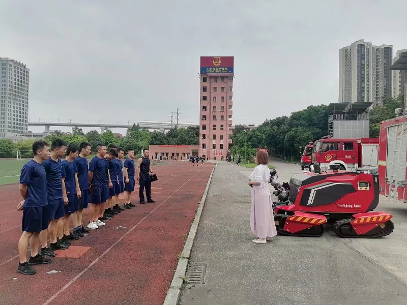 举升抢险主战消防车、全地形消防灭火机器人巡展演示圆满结束
